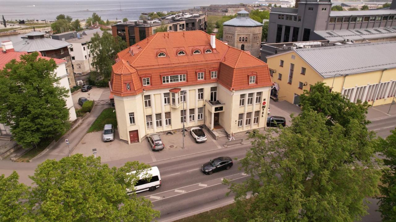 16Eur - Fat Margaret'S Vandrehjem Tallinn Eksteriør billede
